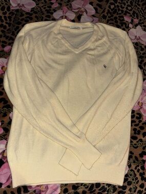 Classic V-Neck women’s Sweater in Cream